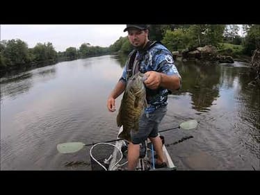 CAST 2 CATCH || BIG RIVER SMALLIE CRUSHES TOP WATER SPOOK ||