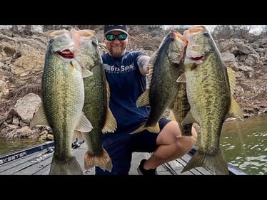 Fishing The OLD WAY with NO Live Scope! Early Spring Shallow Power Fishing