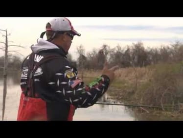 Chris Lane finds the spot that makes him the Classic leader