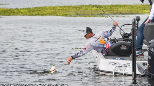 How to "Alabama Shake" a SWIM JIG with Jordan Lee