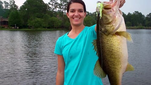 Liz's Wild Day of Bass Fishing - 4 Bass Weigh 30 lbs!