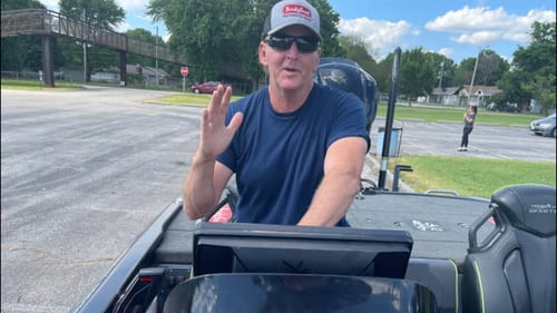 How To Correctly Sit While Driving A Bass Boat Without A Hotfoot