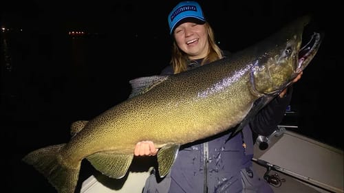 Night Casting for GIANT SALMON!! (Lake Ontario)