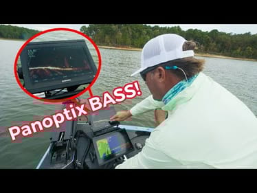 Catching Bass on my Garmin Panoptix - Scott Martin