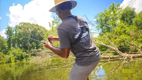 Texas Rig Fishing A PRIVATE STOCKED POND For BIG BASS (SUMMERTIME HEAT)