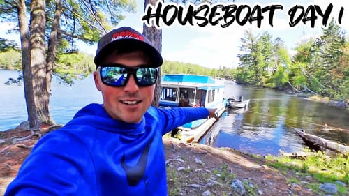 Living On A HOUSEBOAT in Minnesota! Fishing For NORTHERN PIKE! (Day 1)