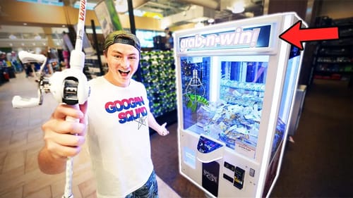 World´s First Fishing Claw Machine Challenge (Lost $1,000)