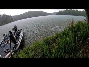 STUCK IN THUNDERSTORM WHILE BASS FISHING  || TAKE REFUGE IN DUCK BLIND ||