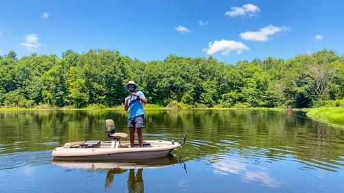 3 Lakes 3 Lures Bass Fishing CHALLENGE (Summertime Edition)