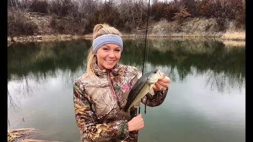 Husband VS Wife Fishing Challenge!! Neko Rig vs Shaky Head