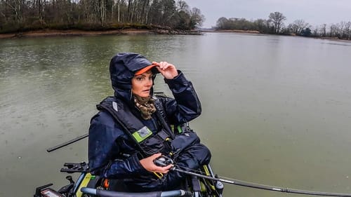 Will it FLOOD??! BASSMASTER kayak CLASSIC (DAY 1 chickamauga)