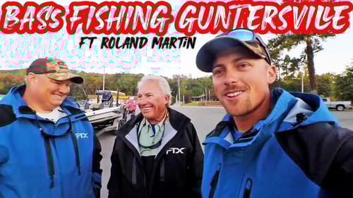 TOPWATER BASS FISHING WITH ROLAND MARTIN! (LAKE GUNTERSVILLE)