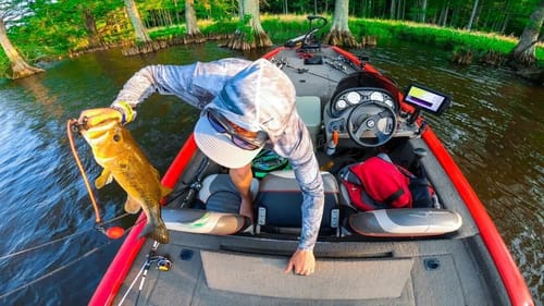 Last Second Limit In Bass Fishing Tournament!! Racing The Clock For Bites (intense)