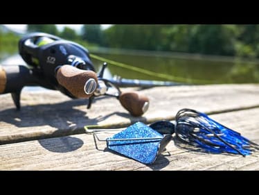 First Time BUZZBAIT FISHING!!!! - MONSTER BASS