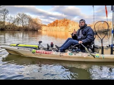 RIVER FISHING FOR  FAT "EARLY WINTER" SMALLIES   NEW PB ???   || MUDDY FAST MOVING WATER ||
