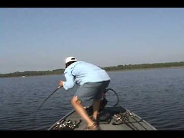 bass, 5-28 8lbs strike king crank 001.wmv