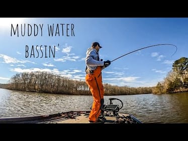 Catching JERKBAIT BASS In COLD Muddy Water!!