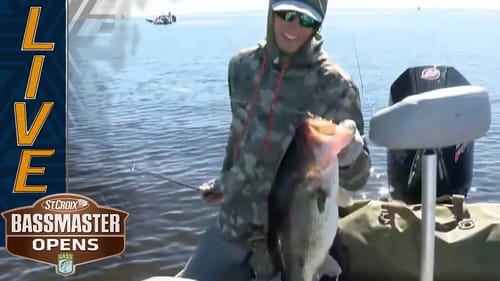 College Bracket Champion Easton Fothergill lands biggest bass of his life