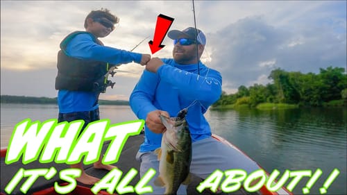 Chatterbait VS Whopper Plopper! Summer Fishing Our Local Lake