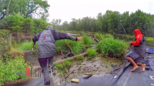 Barefoot Log Rolling while Fishing for Big River Smallmouth Bass