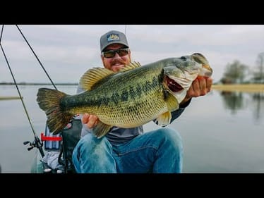 10 lb Bass Caught From The Kayak!