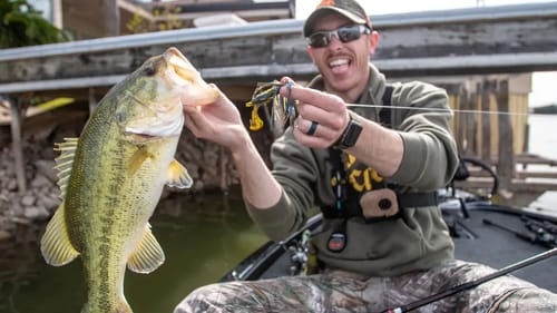 Fishing BIG BASS under Nasty Docks with Jig & Craw