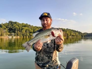 BASS FISHING  || DOUGLAS LAKE || TN