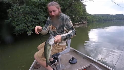 TOUGH DAY ON THE WATER  || WITH LOTS OF RAIN IN THE FORECAST ||  FRENCH BROAD RIVER