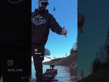 Accidental yo-yo trick 🎣🪀 #bassunion #bassunionjigs #bassunionguideservice