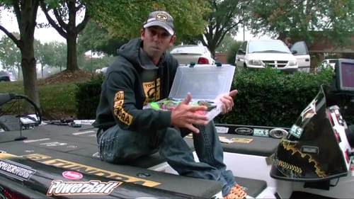 How to choose bait color with Mike Iaconelli.