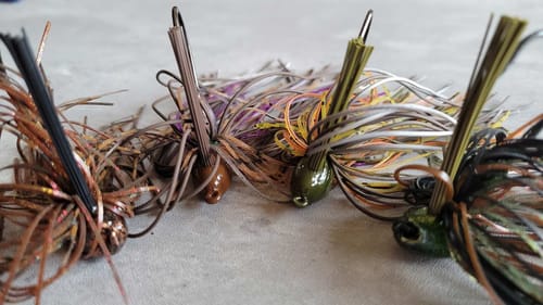 Jig Fishing Tips To Catch Bigger Bass This Spring! | Bass Fishing