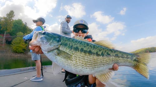 Fall Finesse Fishing For Big Spotted Bass!