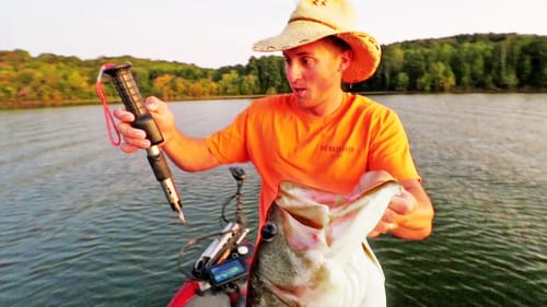 CRAZY CATCH! My BIGGEST BASS On LAKE GUNTERSVILLE! (EPIC SAVE)