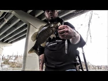 WINTER BASS FISHING 2019 ||Everything is FLOODED||