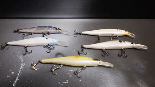 FIRST Time AIR BRUSHING Fishing Lures (Making Custom Hard Baits)