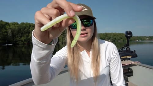 Smashing Bass on a Crazy Coloured Worm!!