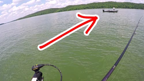 GOOGANS EXIST EVERYWHERE!  GUY Pulls up RIGHT NEXT to my BOAT Fishing