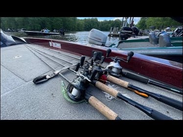 LIVE Lake Chesdin Tuesday Nighter!! Fishing Solo