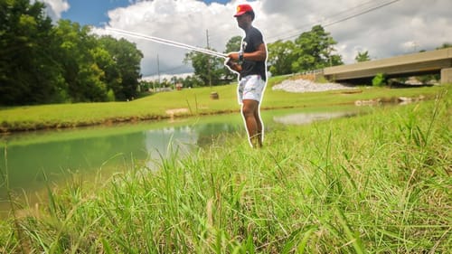 ROADSIDE Fishing URBAN Creek For Bass (Summer Bass Fishing)