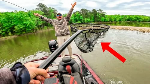 Lucky Net Job WINS Him Money!! Buggs Island Bass Fishing Tournament