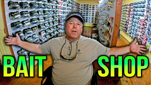 This BAIT SHOP is Next to the BEST Lake in the Country