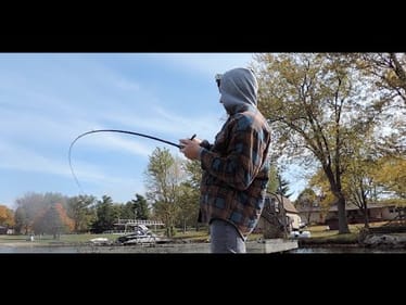 Flipping Docks For Fall Bass -- 5lb bass