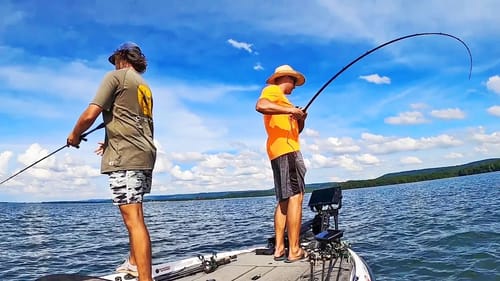 1v1v1 BASS FISHING CHALLENGE On LAKE GUNTERSVILLE! Ft. YAKPAK & TREY!