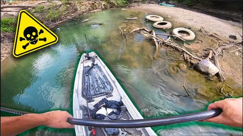 Kayak Fishing SECRET CITY Creek in Downtown Dallas (VERY GROSS)