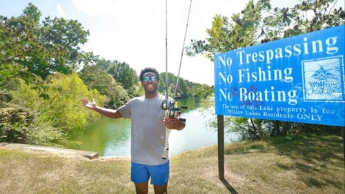 Texas Rig Fishing A Trophy Pond For BIG BASS