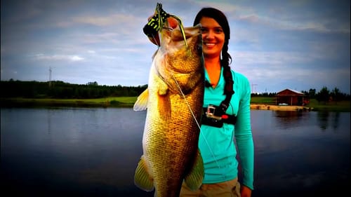 Crushing Big Bass on the New Terminator Popping Frog!! Topwater Frog Fishing