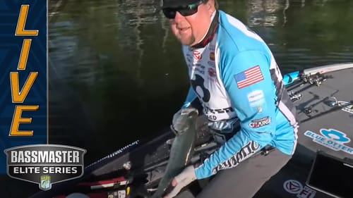 MURRAY: Fish come in bunches for Williamson on Day 1