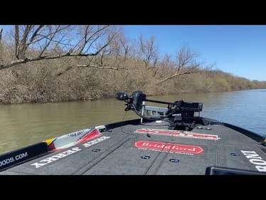 Best Springtime Bass Structures (On The Water Examples)