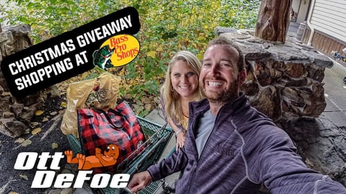 Shopping for giveaway items at Bass Pro Kodak TN