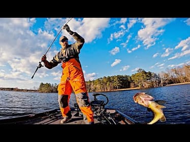 AGGRESSIVE BASS Absoulety INHALE The JERKBAIT!!!